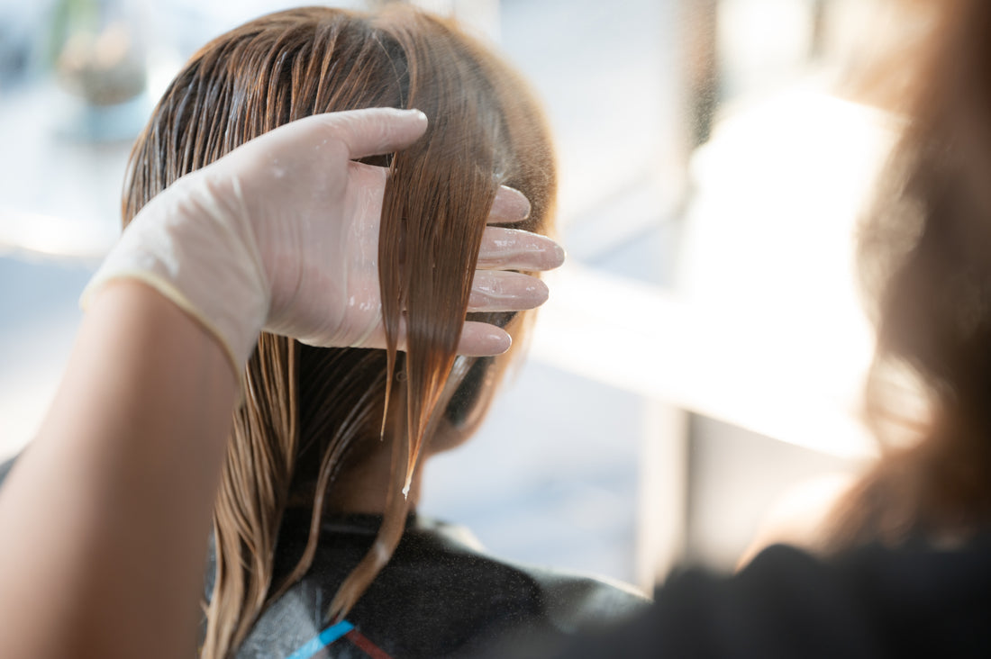Cura dei capelli maturi dopo 50 anni: guida completa