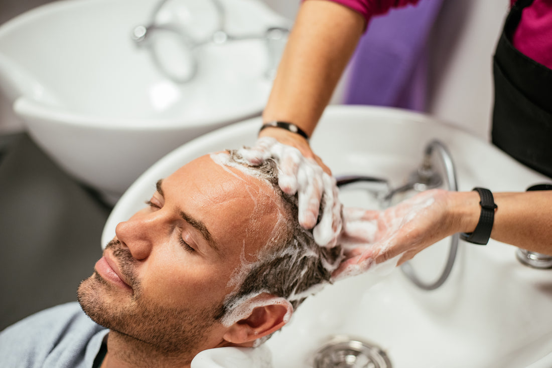 Capelli Decolorati: Trattamento Riparatore per Agosto